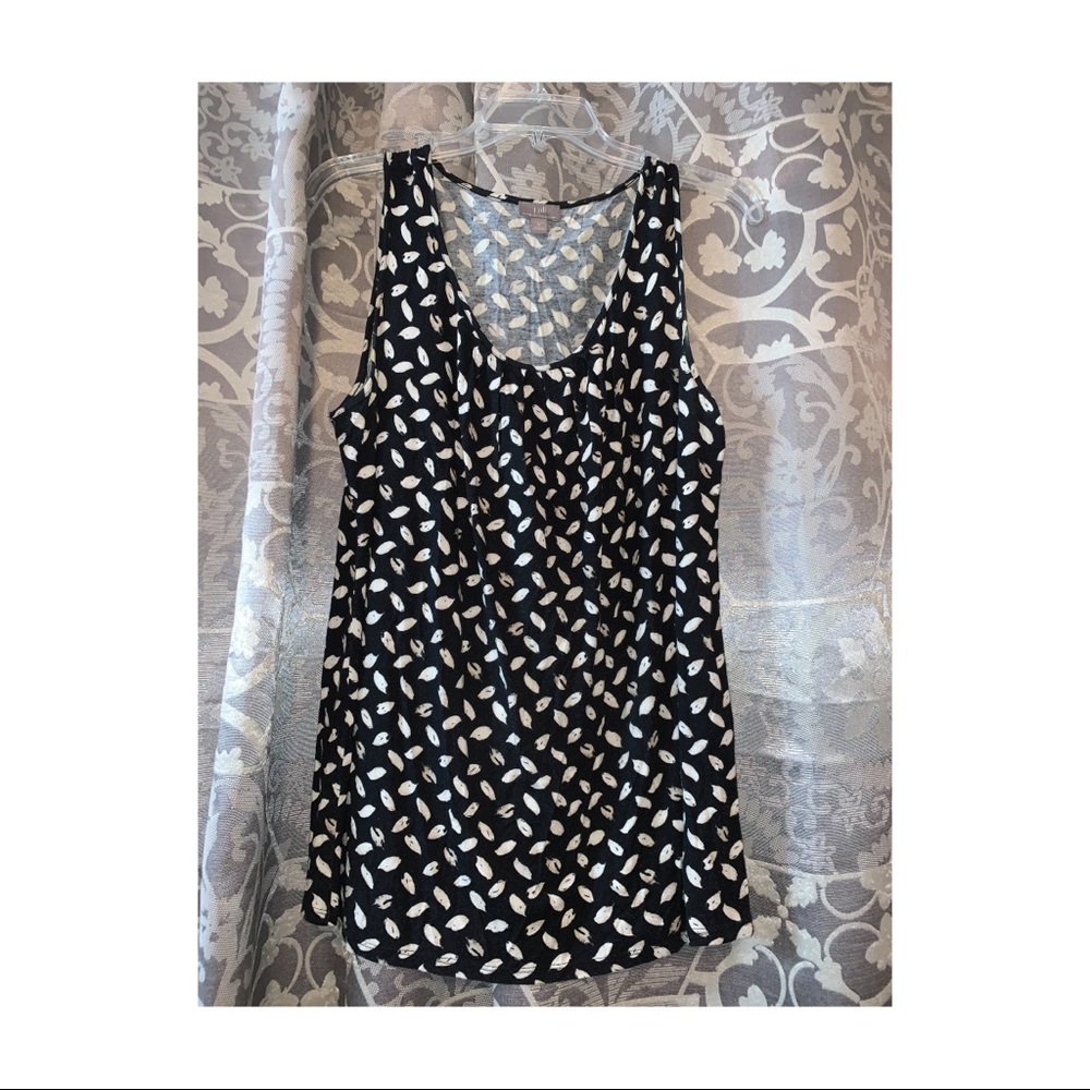 Long black and white tank top